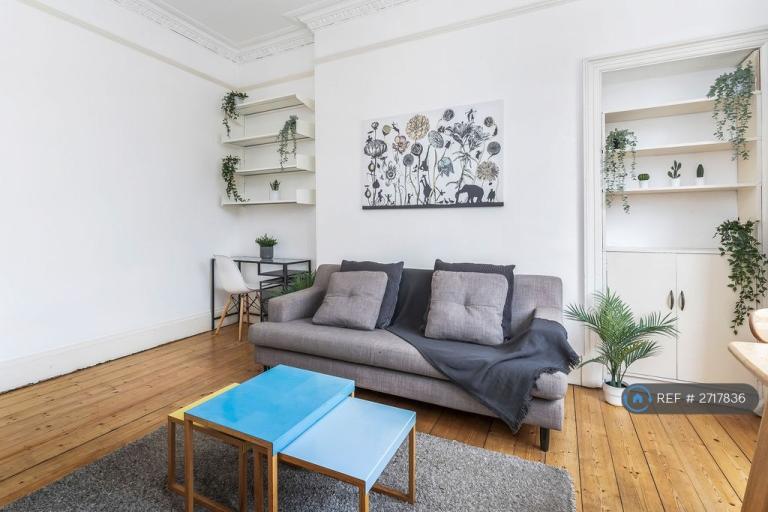 2 bedroom flat in Dalmeny Street, Edinburgh, EH6 (2 bed) (#2717836)