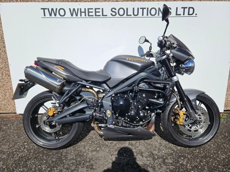Triumph Street Triple R 675 abs in outstanding condition