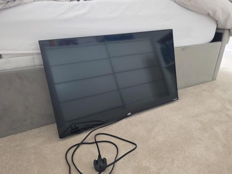 32” TV JVC