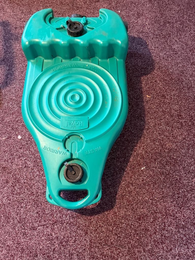 Wast water container 