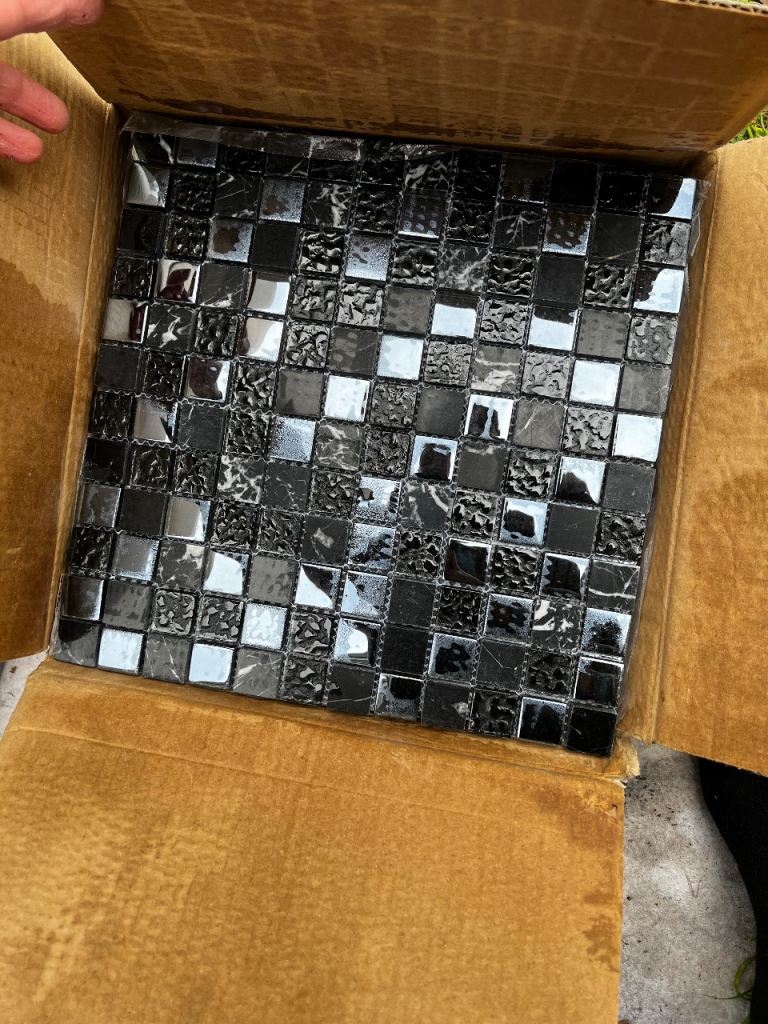 MARBLE AND GLASS MIX MOSAIC 23x23X8mm 12 PACK