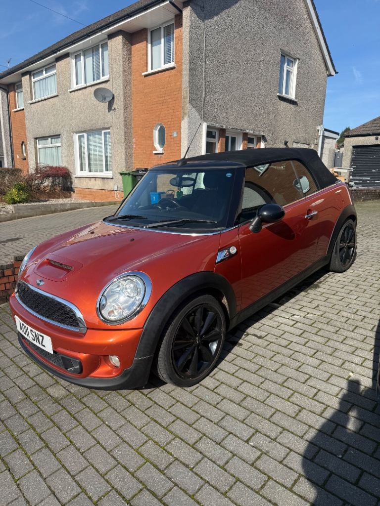 Mini, CONVERTIBLE, Convertible, 2011, Manual, 1598 (cc), 2 doors