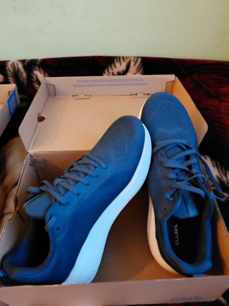 Clarks Sprint Race Mens Trainers – New in Box, Blue