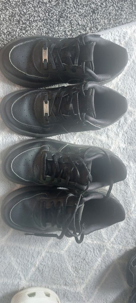 Nike Air Force 1 Black Trainers – Good Condition