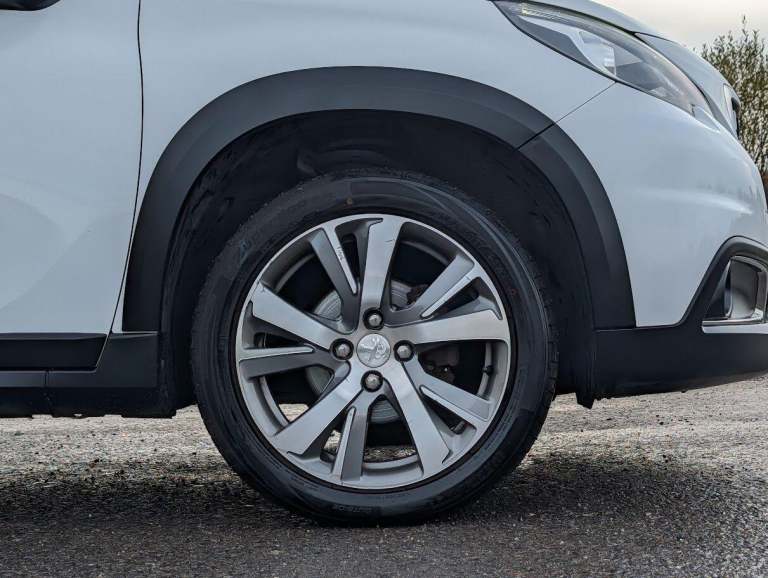 2017 Peugeot 2008 1.6 BlueHDi 100 Allure 5dr HATCHBACK DIESEL Manual