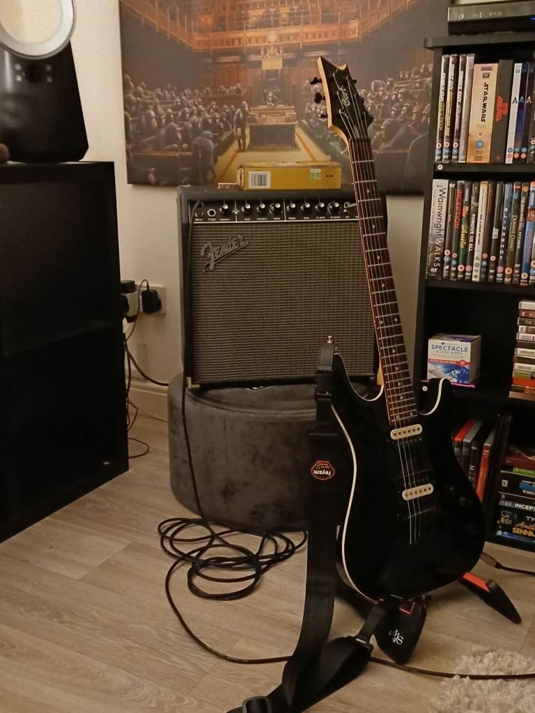 Cort electric guitar and fender champion 40 amplifier 