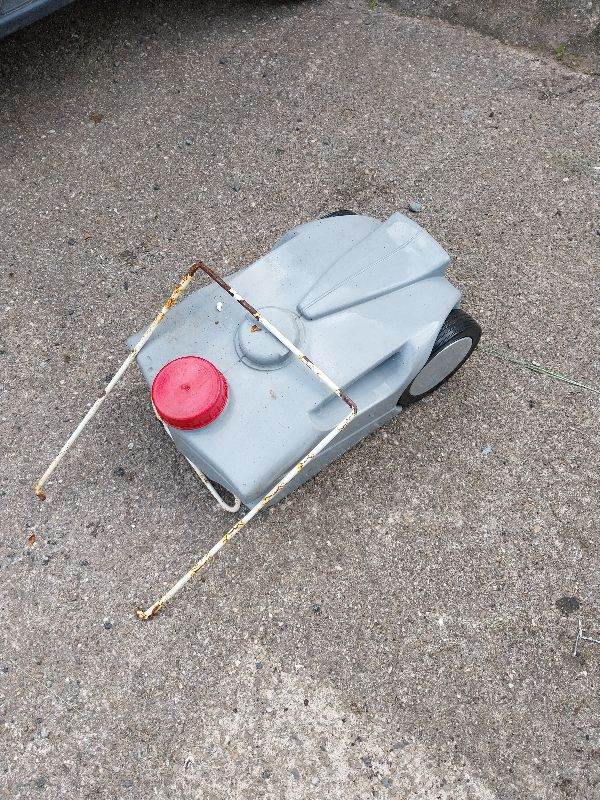 Caravan waste water container 