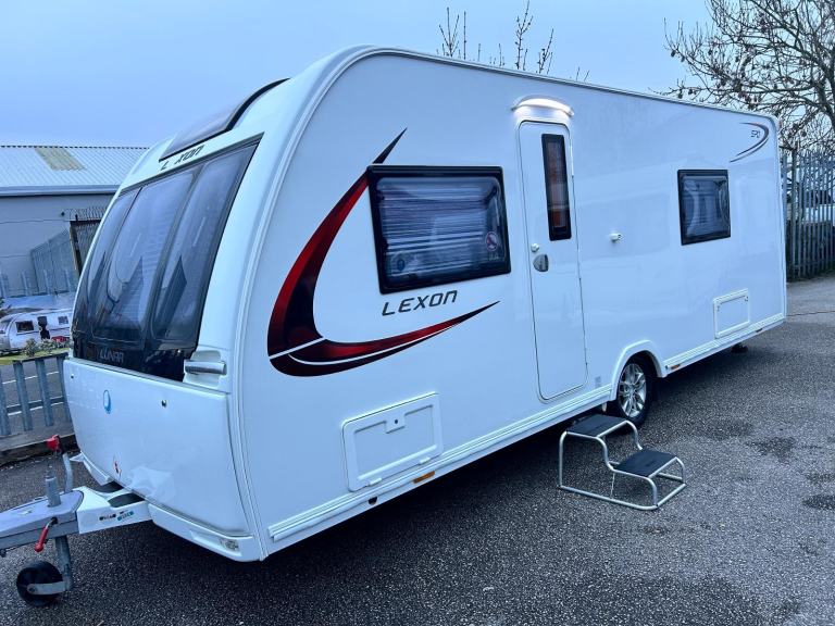 LUNAR LEXON 570 4 berth ,2x fixed singles !