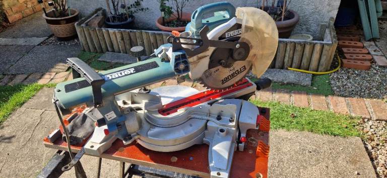 Sliding mitre saw By Erbauer £65