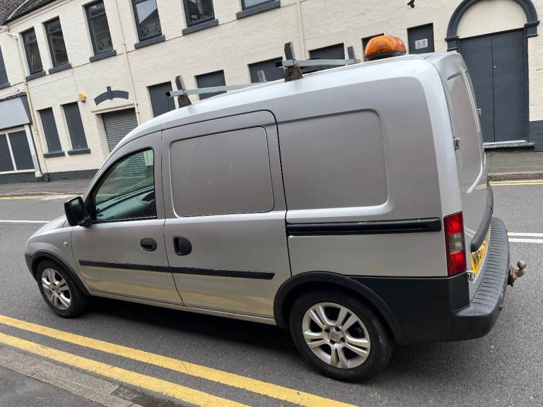 VAUXHALL COMBO VAN 1.3 CDTI DIESEL *ROOF RACK + FLASHING BEACON + SIDE LOADING DOOR* STAR SILVER