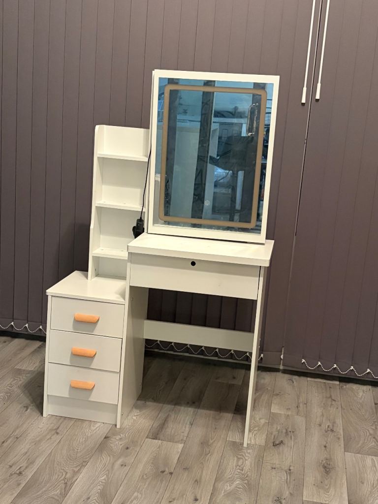 Dressing table almost new