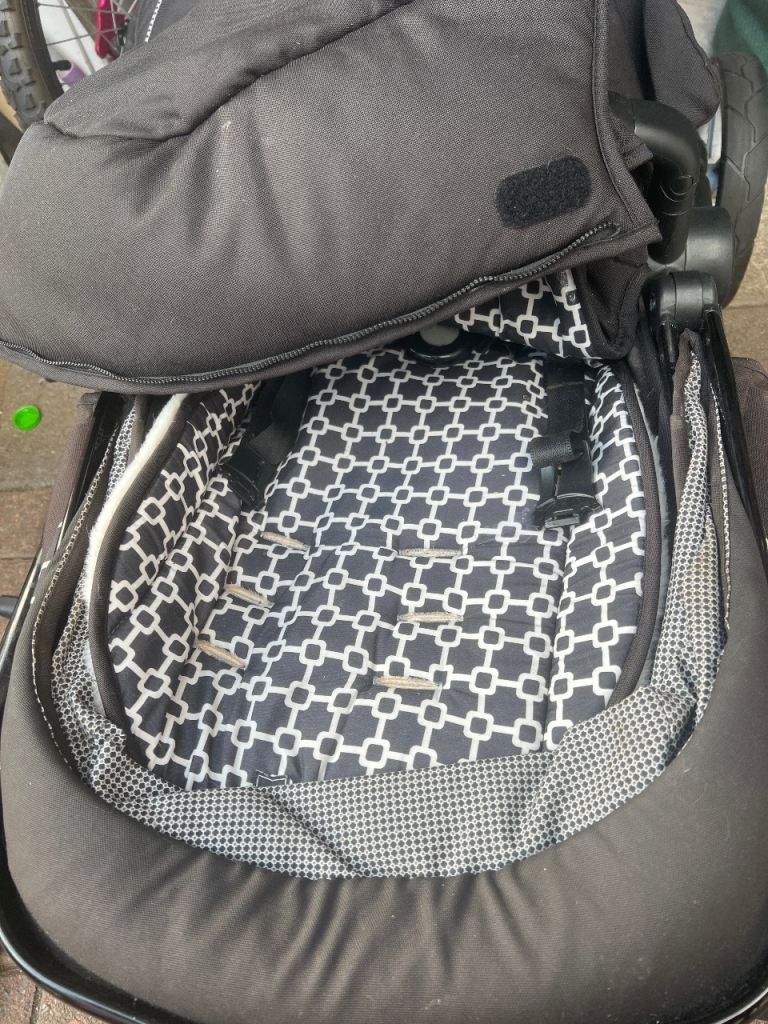 Black Baby Pushchair/Stroller – Good Condition