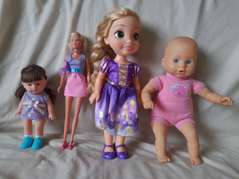 Girl's dolls good condition 