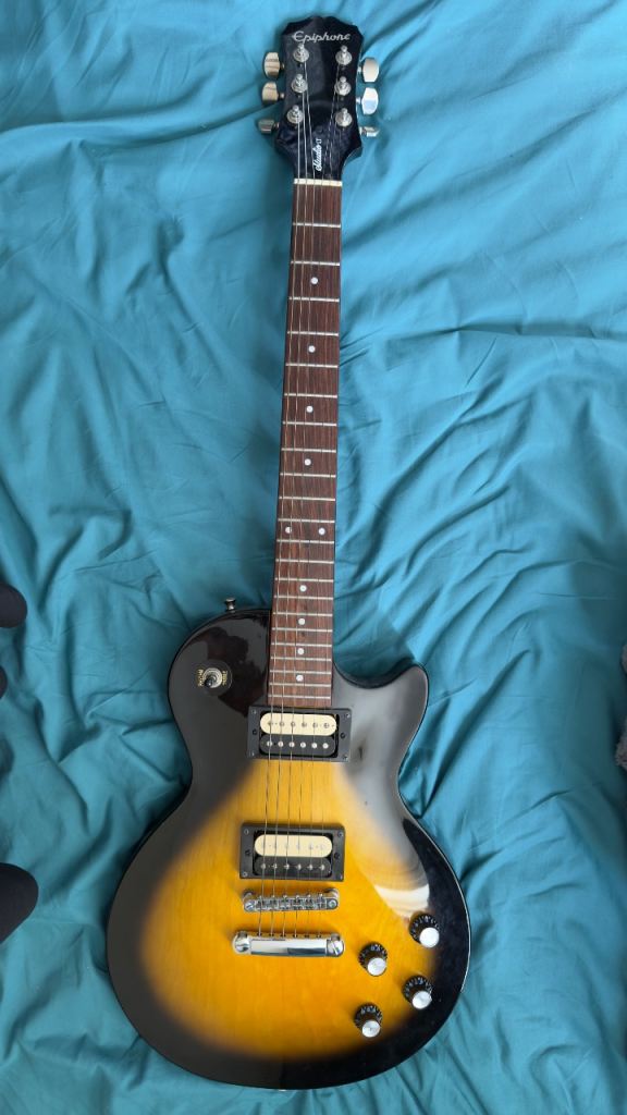Epiphone Les Paul Studio LT Electric Guitar - Sunburst
