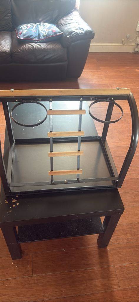 Table top parrot stand