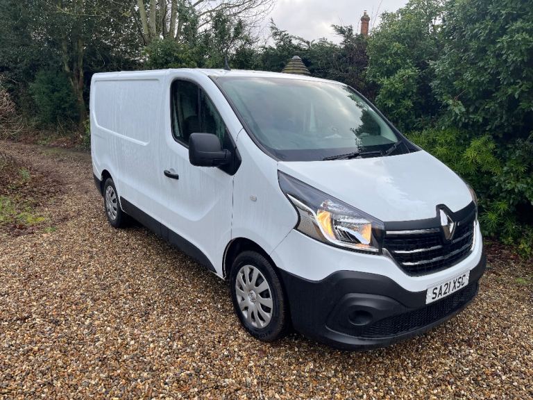 RENAULT TRAFIC 2021 REAR RAMP NO VAT LOW MILES.