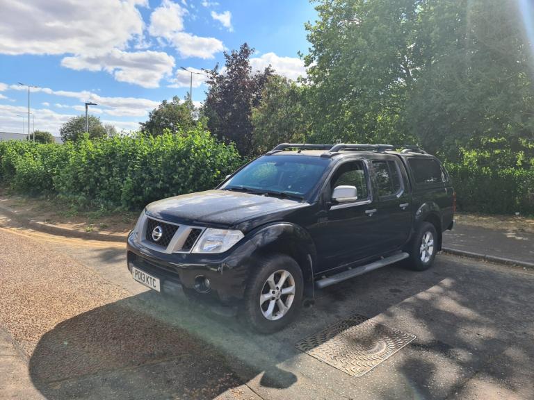 2013 Nissan Navara Double Cab Pick Up Platinum 2.5dCi 190 4WD PICK UP Diesel Manual