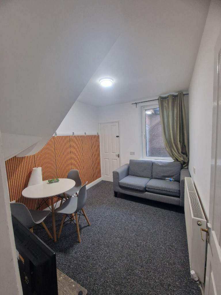 Spacious and Cosy 4 Bed House for Rent – CV2 4NJ