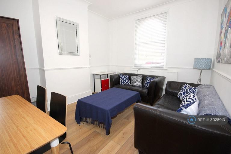 5 bedroom house in Cadiz Street, Elephant And Castle, SE17 (5 bed) (#3028913)