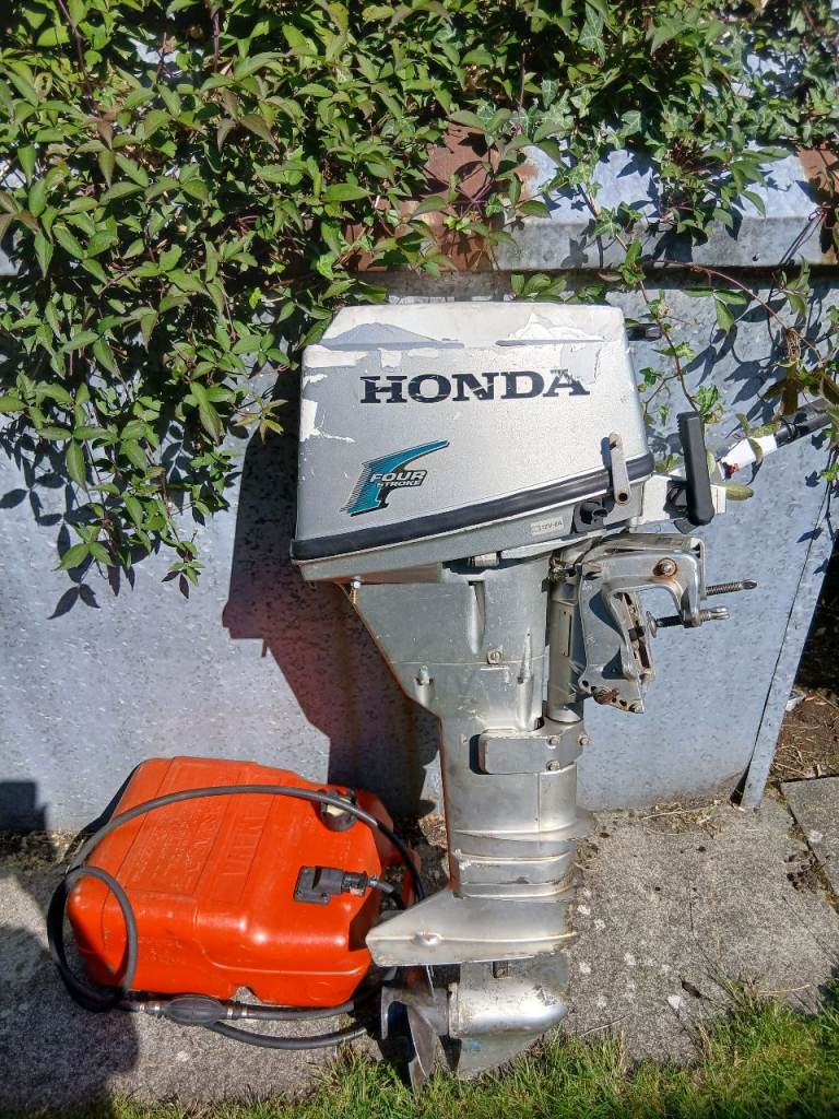 Honda Outboard Motor with Fuel Tank – Good Condition