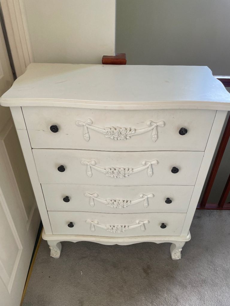 White Chest of 4 Drawers – French Style