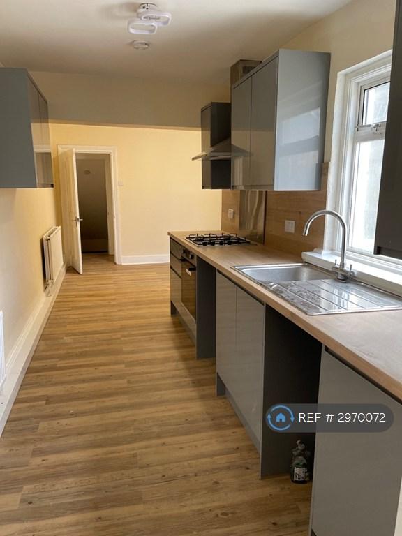 3 bedroom flat in Darnley St, Gravesend, DA11 (3 bed) (#2970072)