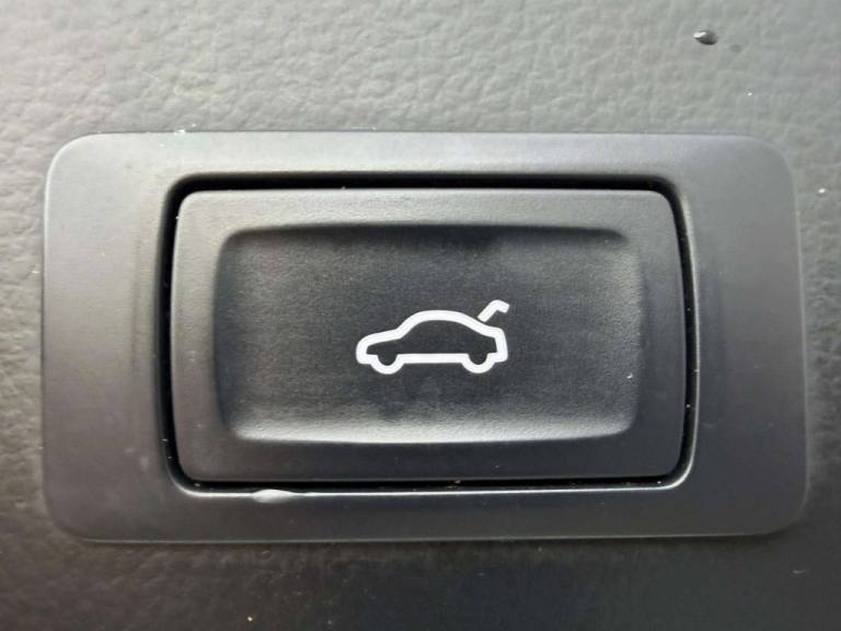 2015 Audi A6 Avant 2.0 TDI ultra Black Edition Estate 5dr Diesel S Tronic Euro 6 (s/s) (190 ps Es...