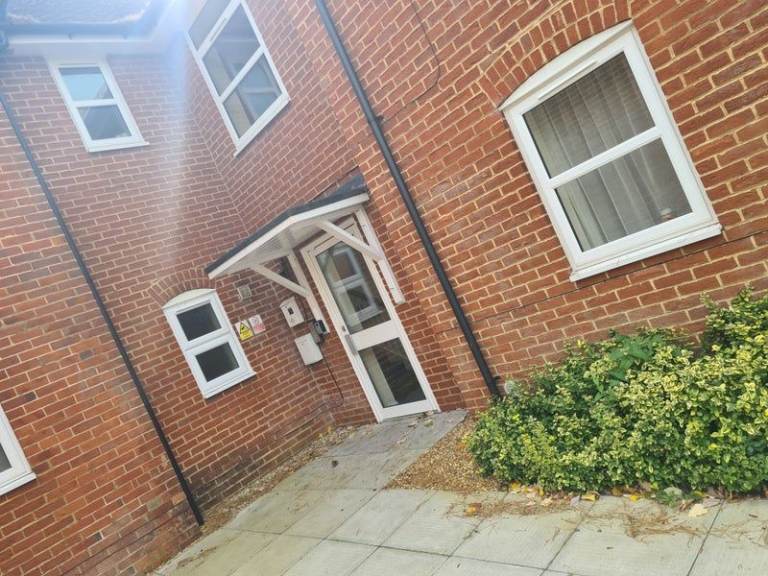 Spacious double room available