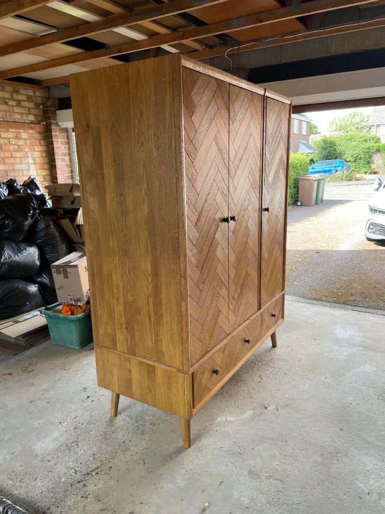 Oak Furnitureland Parquet Solid Oak Triple Wardrobe - Excellent Condition