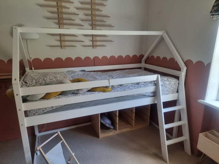 Ellie house bede 