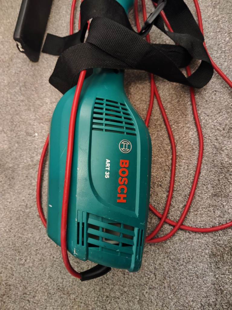 Bosch trimer + hedge cutter+ spade+water sprayer