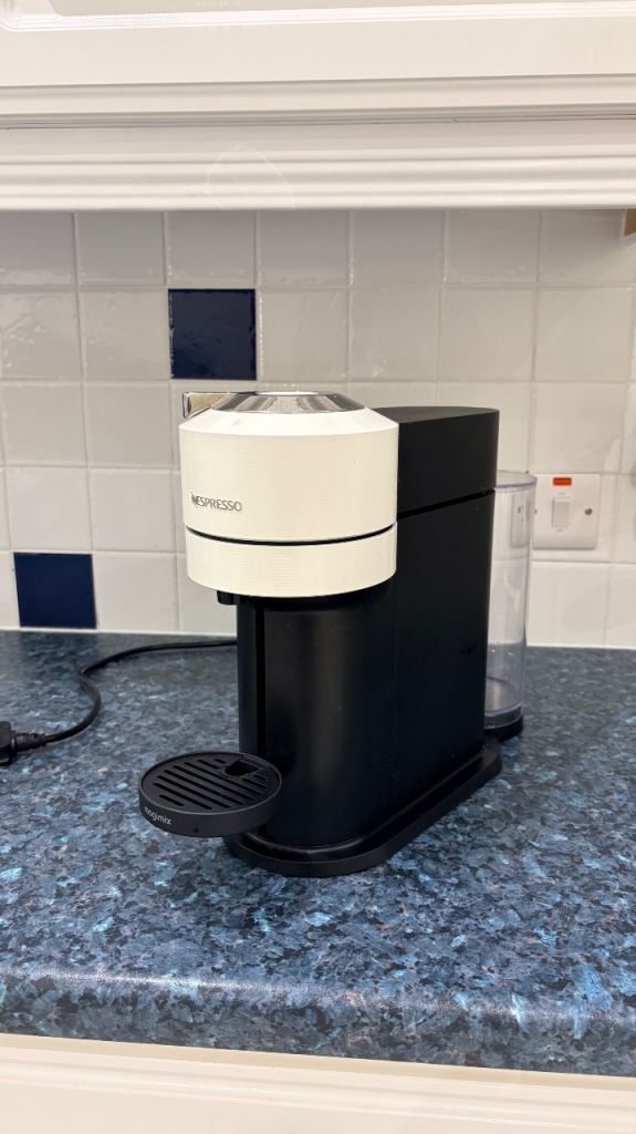 Nespresso Magimix Vertuo Next Coffee Machine – Good Condition