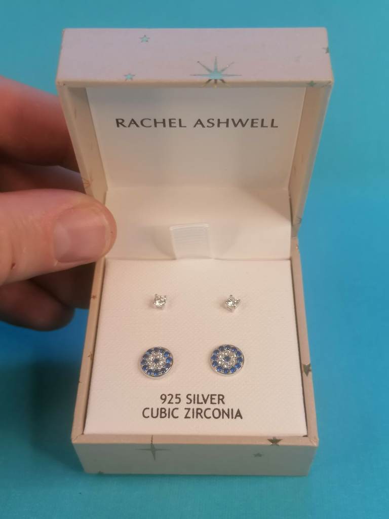 925 Silver Cubic Zirconia Woman's earings. Brand new.