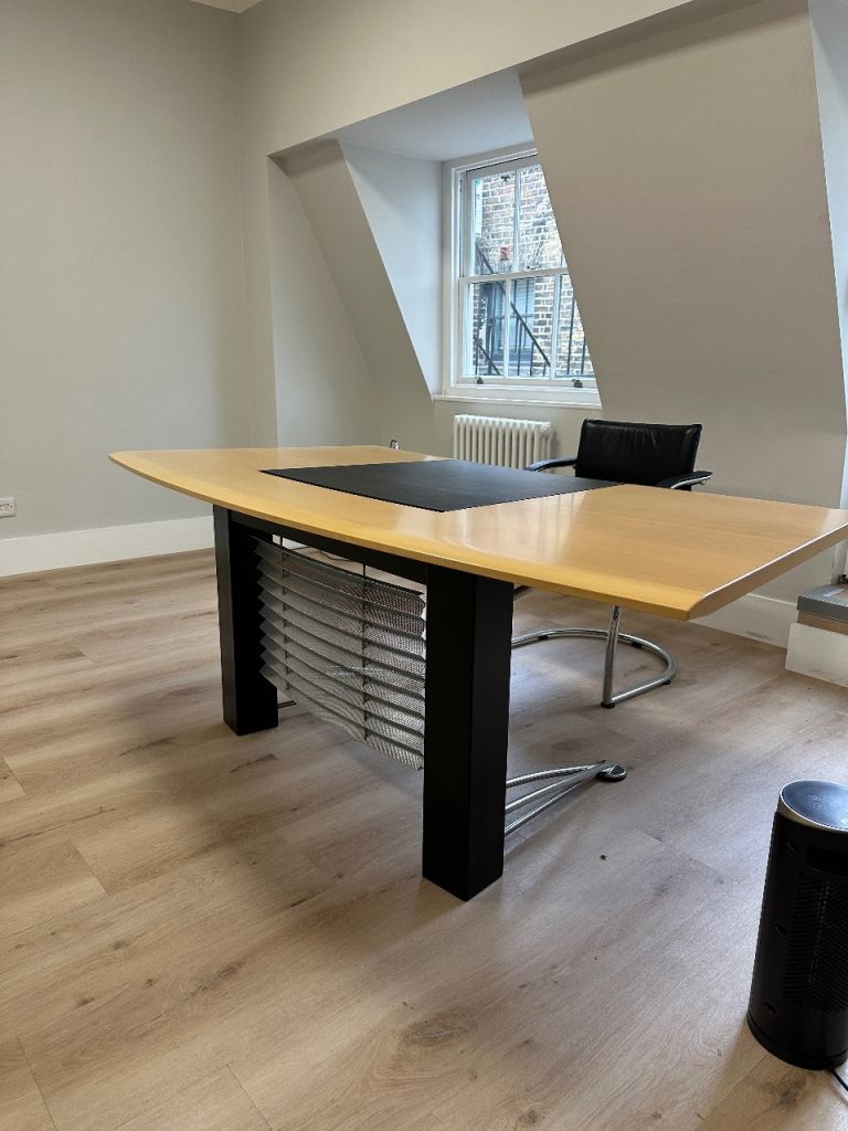 Large Executive CEO Office Desk – Heavy Wood Veneer Curved Desk – Premium Commercial Furniture