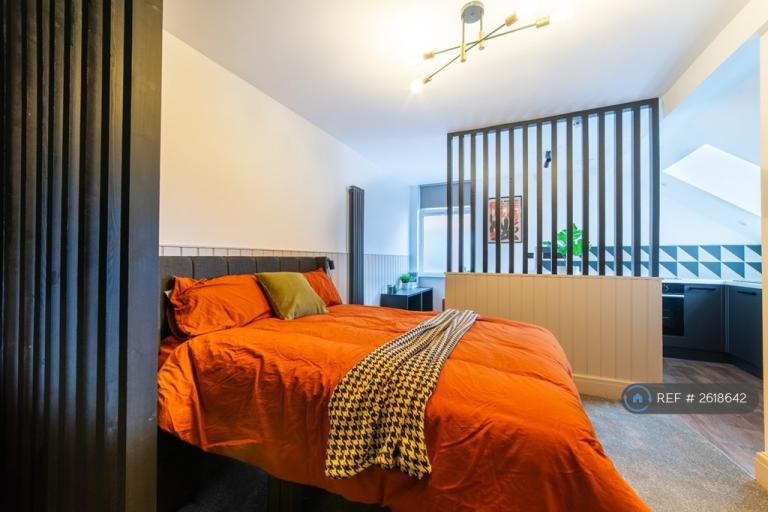 1 bedroom flat in St. Thomas Road, Lytham St. Annes, FY8 (1 bed) (#2618642)