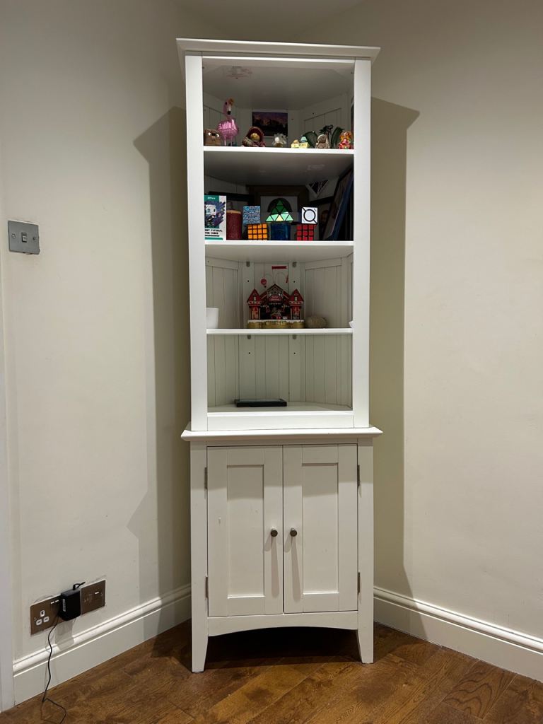 Shaker White Painted Hardwood Corner Display Cabinet	