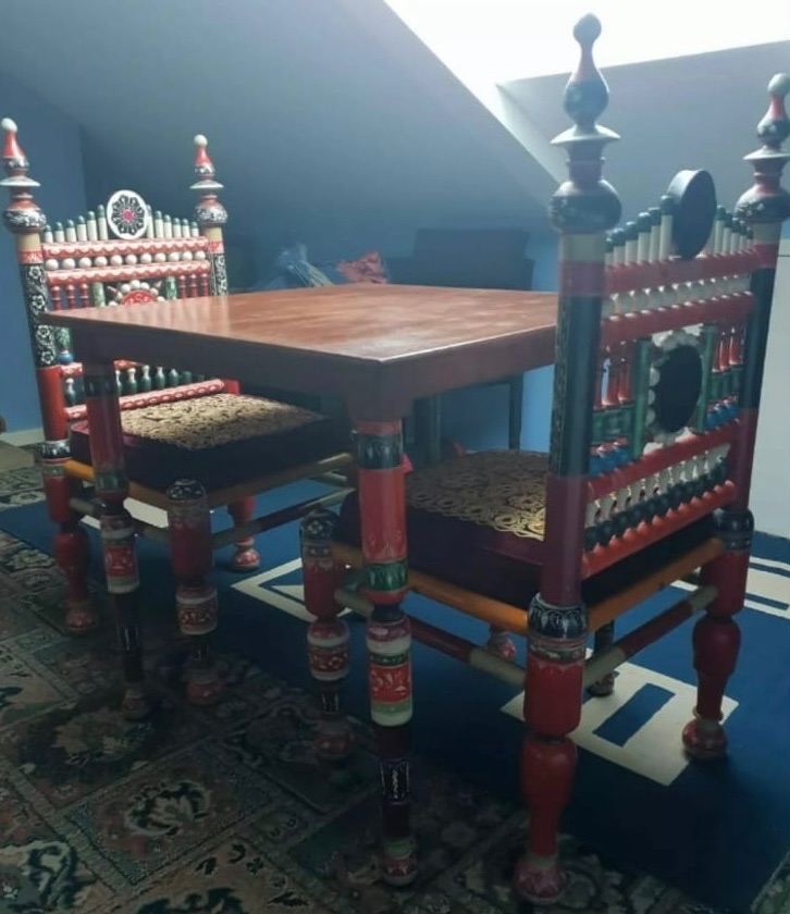 Beautiful indian mughal restaurant 2 chairs an table removable leg for easy storage less space