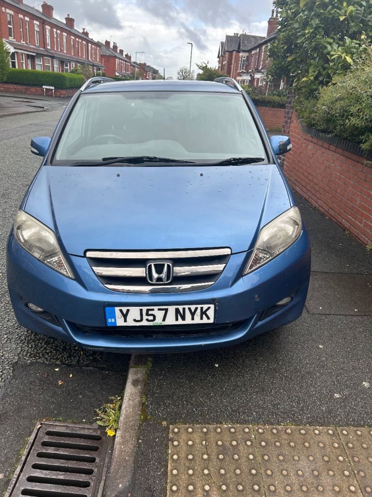 Honda FRV 2007-  6 seater - 1.8 petrol - 12 months MOT - runs fine but needs needs clutch 
