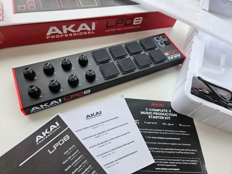 Akai LPD8 MIDI Controller - read desc