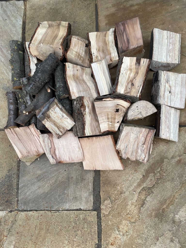 Logs dry , cut smaller size 