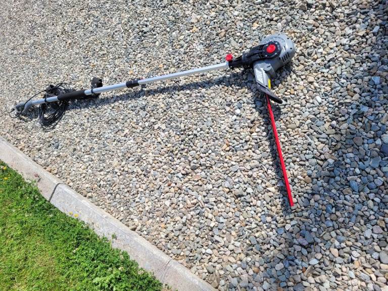 Long Reach Electric Hedge Trimmer – Good Condition