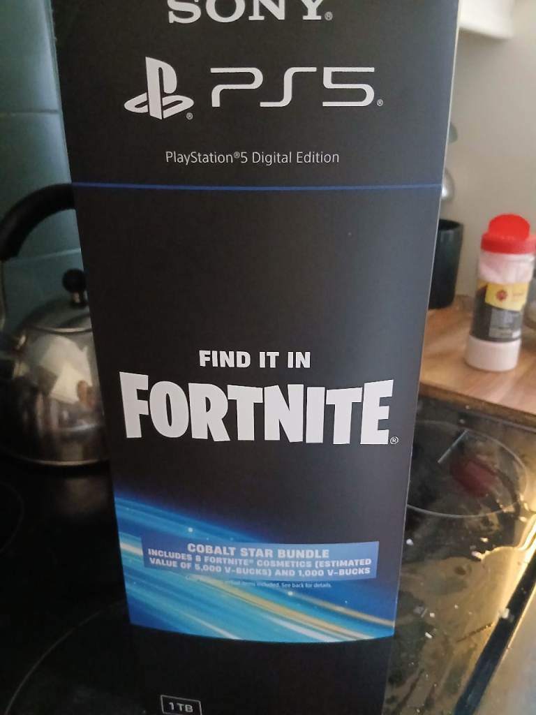 £380.00 PS5 played twice in box