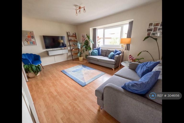 2 bedroom flat in Allanfield, Edinburgh, EH7 (2 bed) (#3046156)