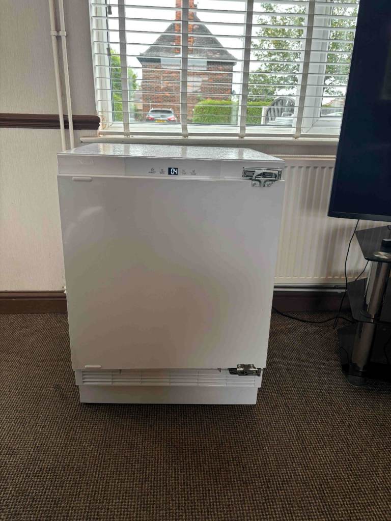 Logik Undercounter Integrated Fridge - As Good As New Condition