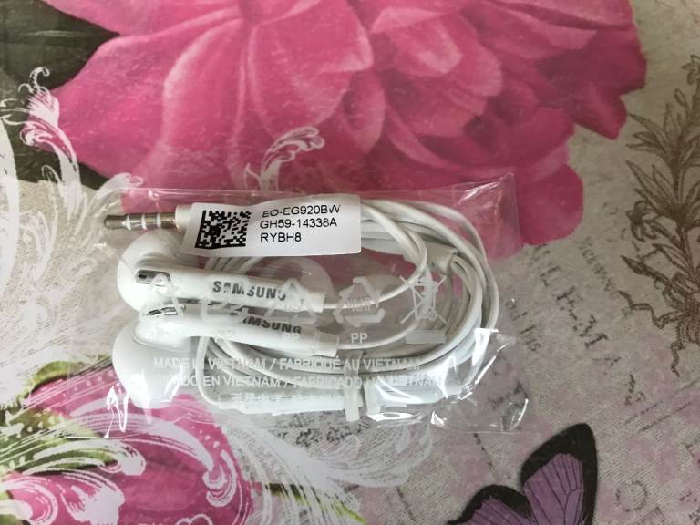 25x Genuine Samsung Handsfree Headsets (3.5mm Jack) - Bulk Reseller Lot
