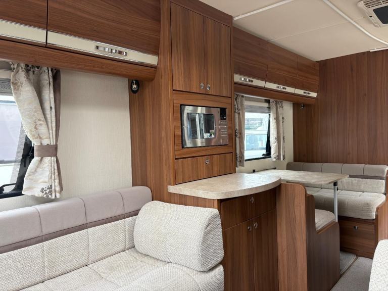 ELDDIS AFFINITY 530 - 3 BERTH CARAVAN + AIR CONDITIONING + MOTORMOVER