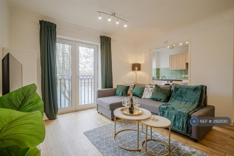 2 bedroom flat in Labrador Quay, Salford, M50 (2 bed) (#2922130)