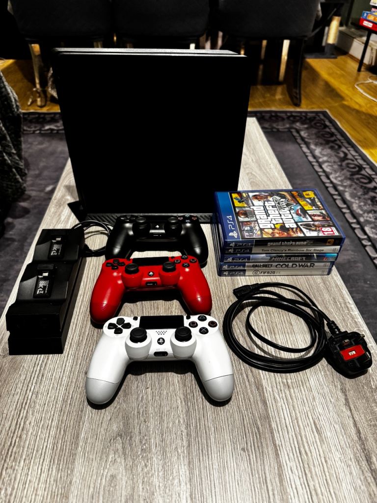 PS4 Slim 500GB Bundle