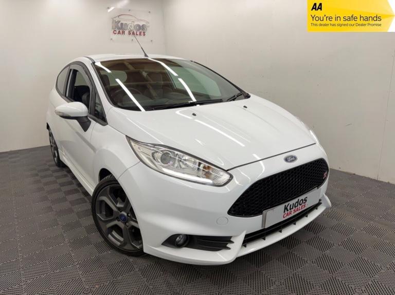 2016 Ford Fiesta 1.6 ST-2 3dr - SATNAV - DAB - SENSORS - FSH HATCHBACK Petrol Manual