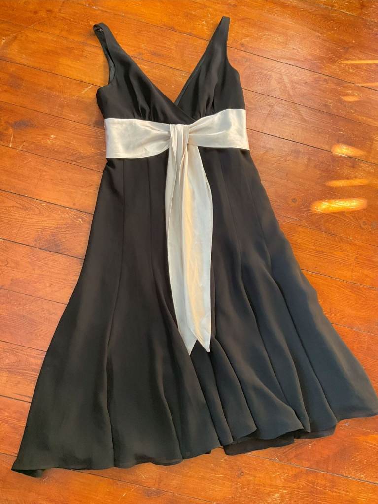 White bow empire black dress - Size 6